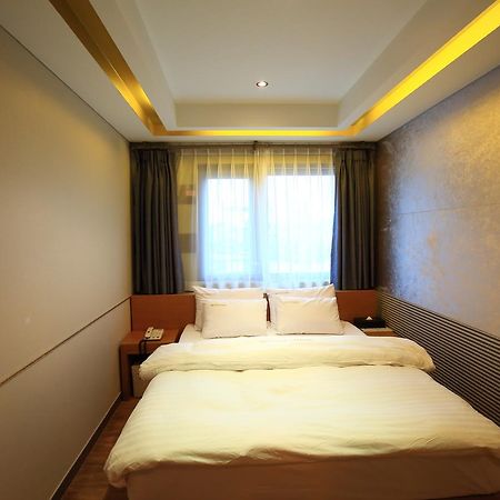 Gallery Tourist Hotel Thongjong Kültér fotó