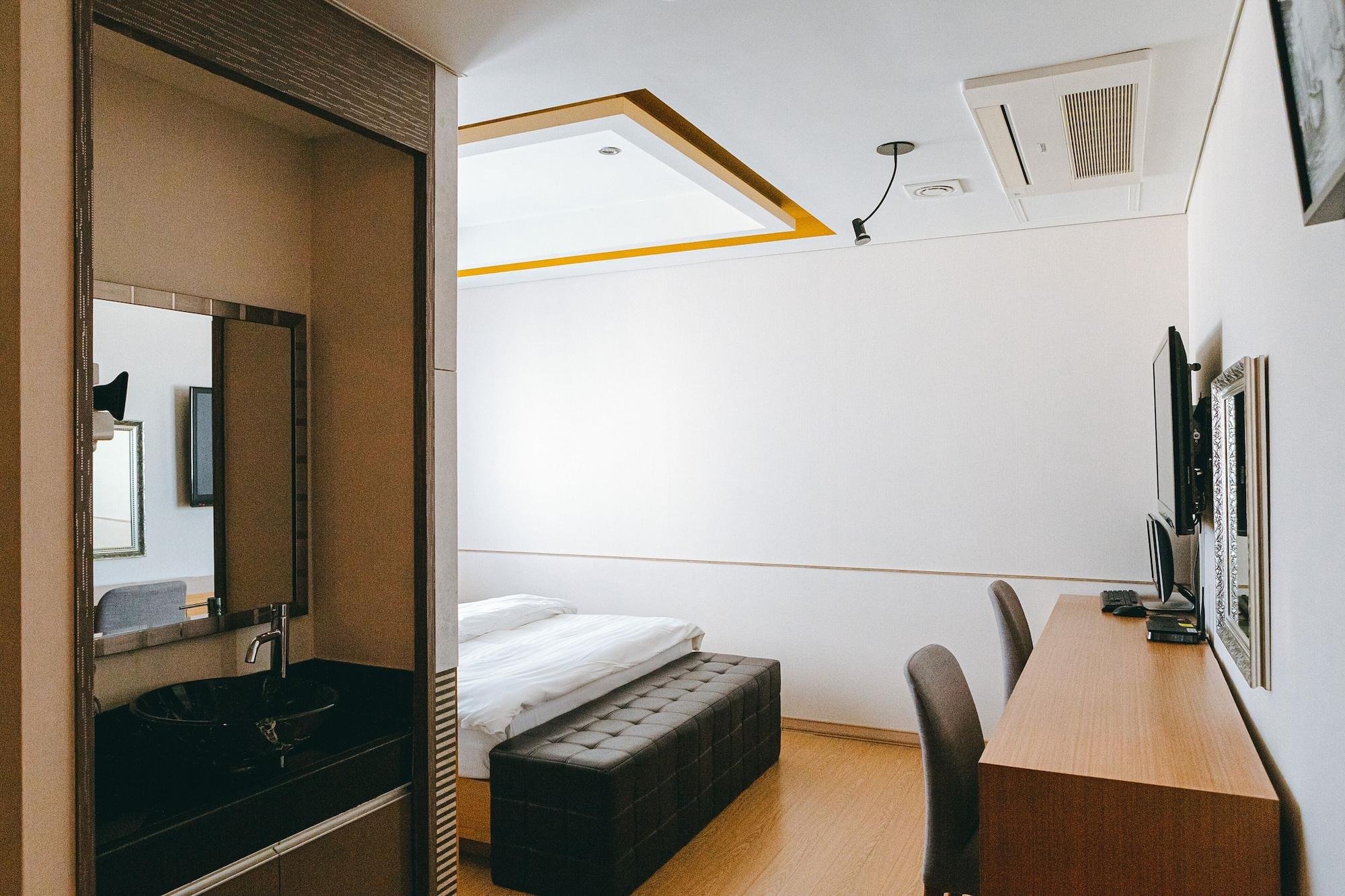 Gallery Tourist Hotel Thongjong Kültér fotó