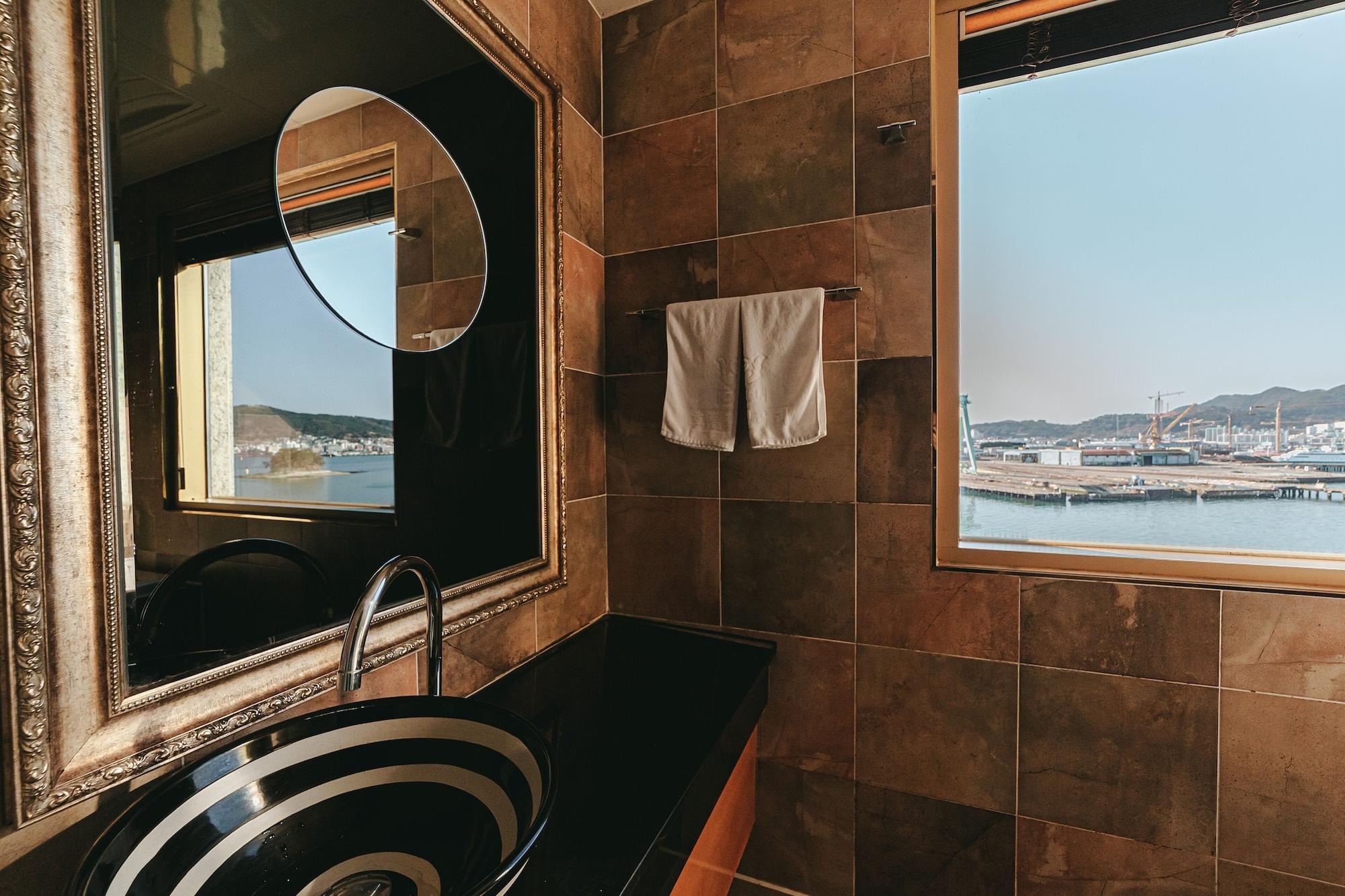 Gallery Tourist Hotel Thongjong Kültér fotó
