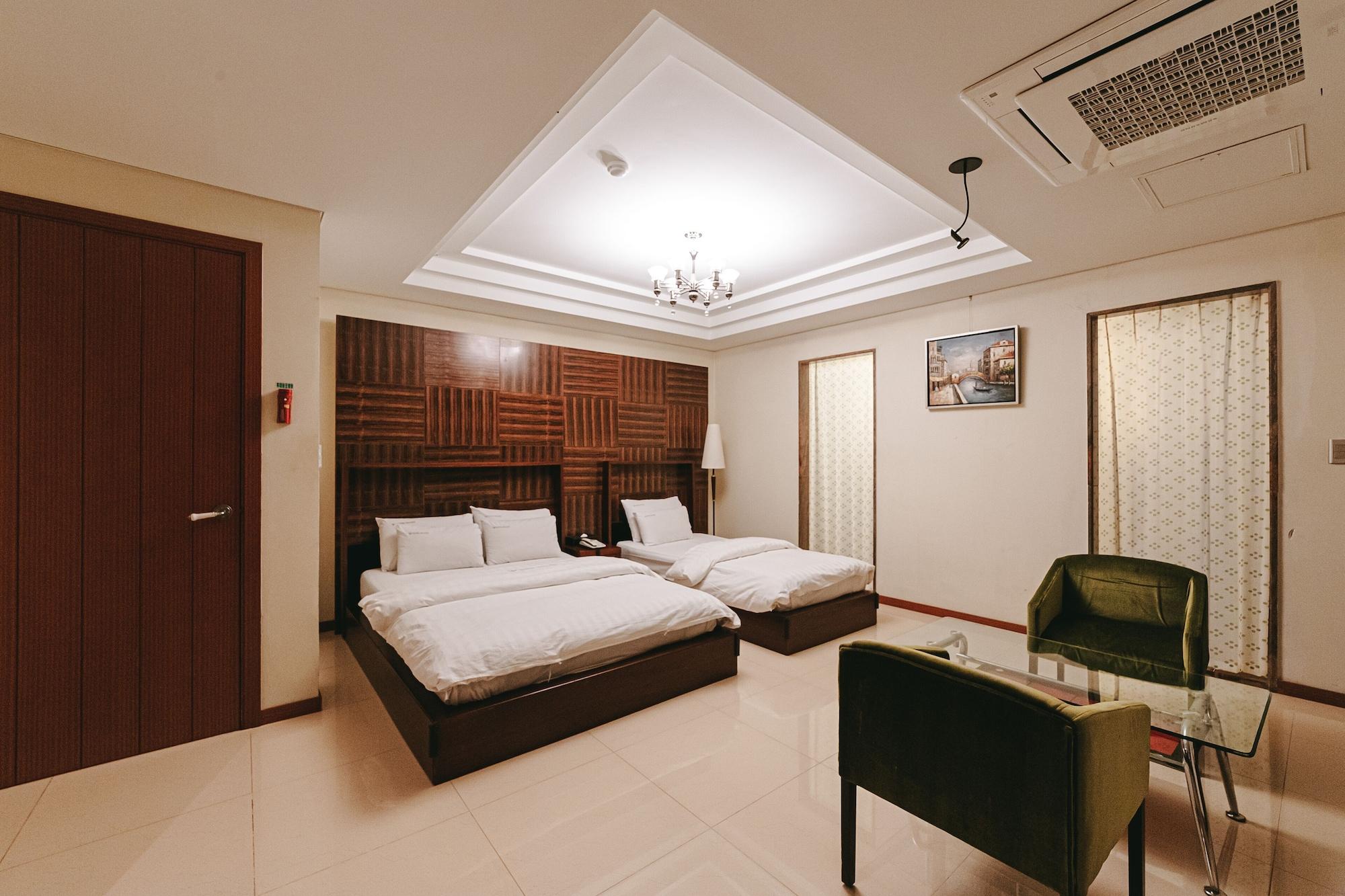 Gallery Tourist Hotel Thongjong Kültér fotó