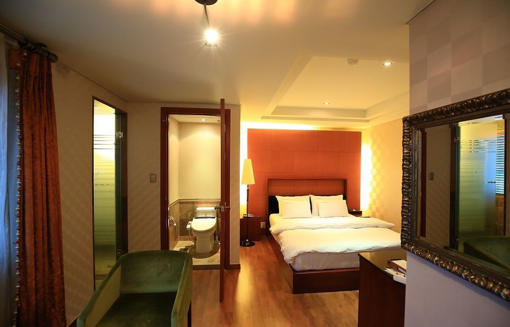 Gallery Tourist Hotel Thongjong Kültér fotó