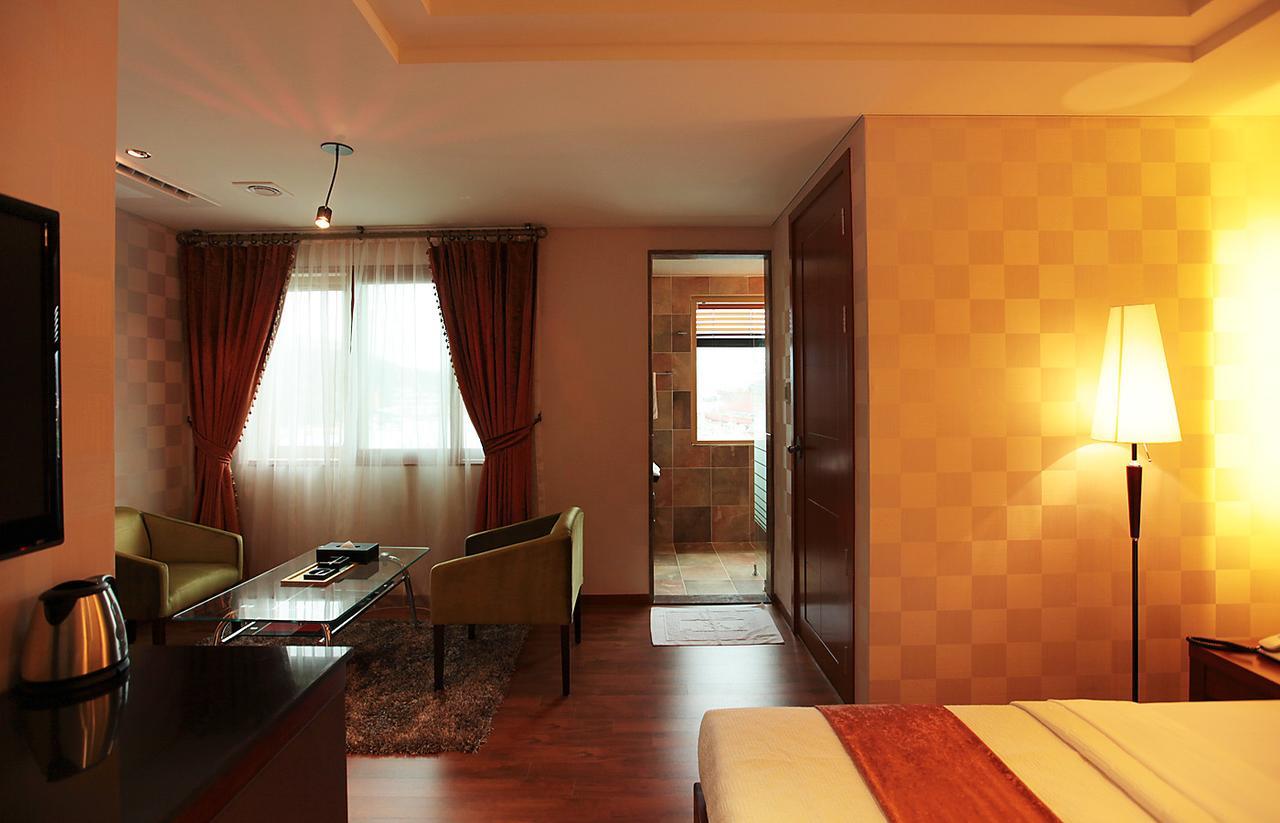 Gallery Tourist Hotel Thongjong Kültér fotó