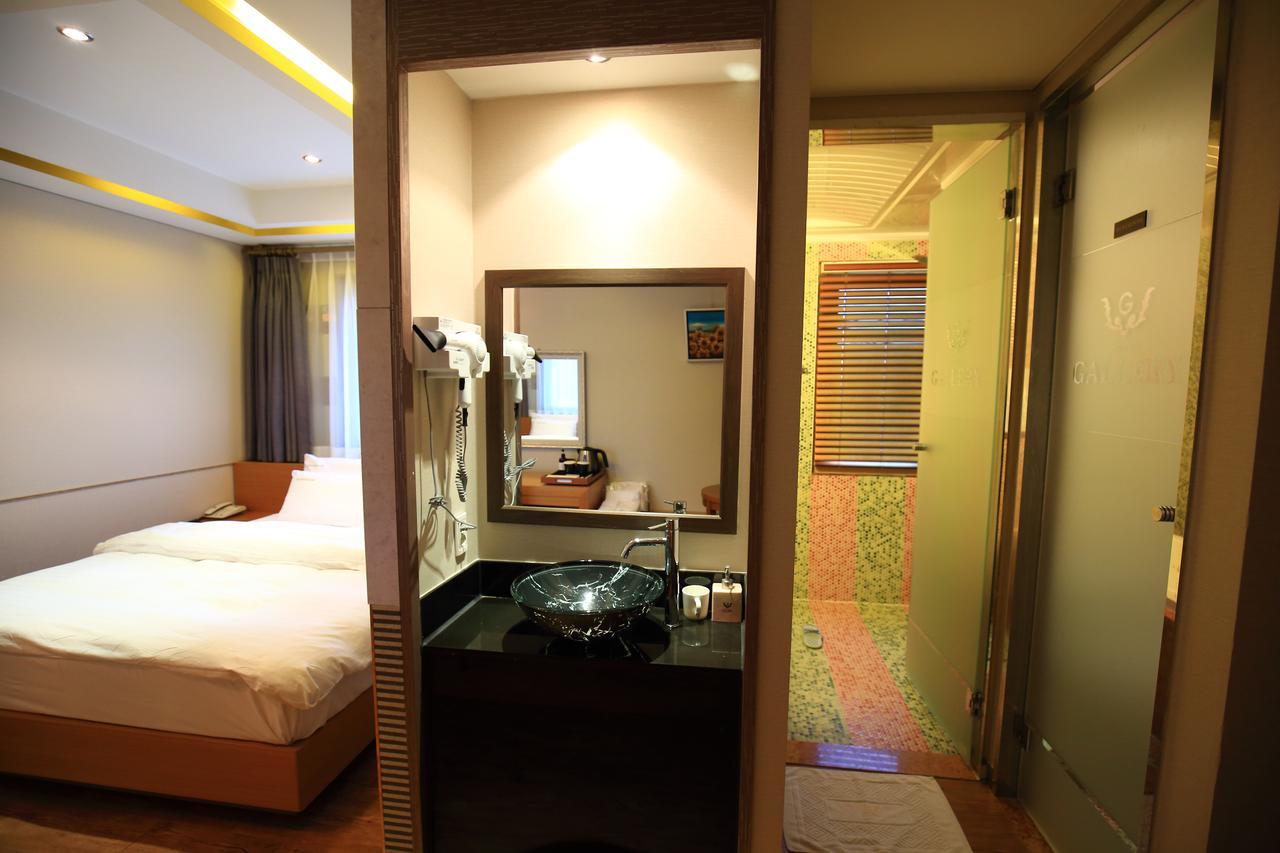 Gallery Tourist Hotel Thongjong Kültér fotó
