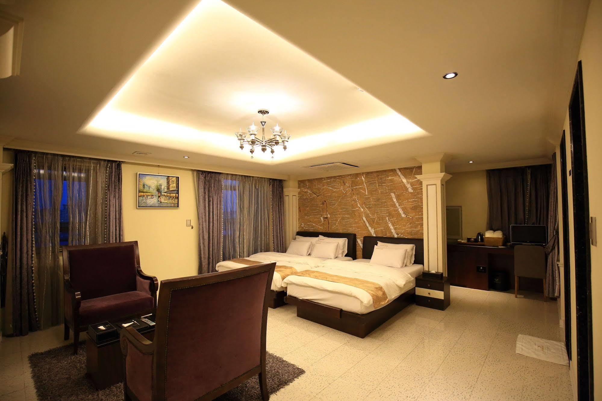 Gallery Tourist Hotel Thongjong Kültér fotó
